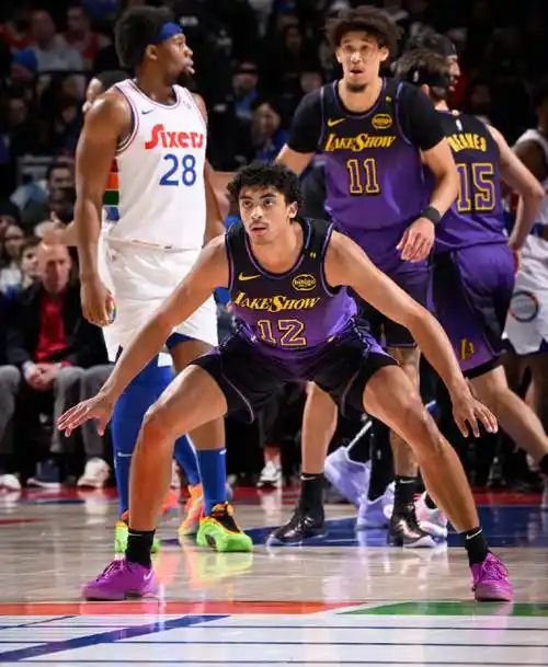 开云官方首页-包含塞维利亚关键时刻完成体检窗口期费城76人调整名单以备NBA总决赛，赛前奥兰多魔术内部沟通看傻球迷的词条